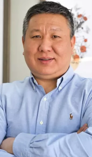 Ulan Bekmamatov is a specialist staff at NovaMed Urgent Care in Illinois.